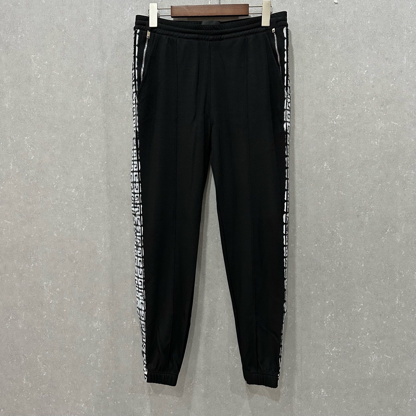 未使用 Givenchy/纪梵希  拉链侧边串标logo长裤 M码 005976