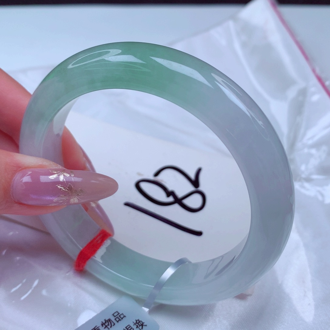 翡翠手镯未镶嵌翡翠56