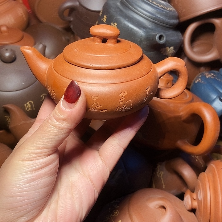 手工制作宜兴紫砂茶壶