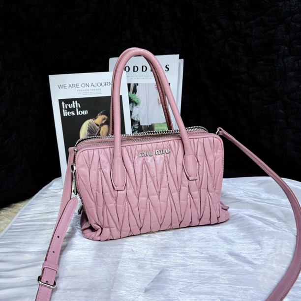 95新 MIU MIU/缪缪 樱花粉色褶皱小号托特手提斜挎