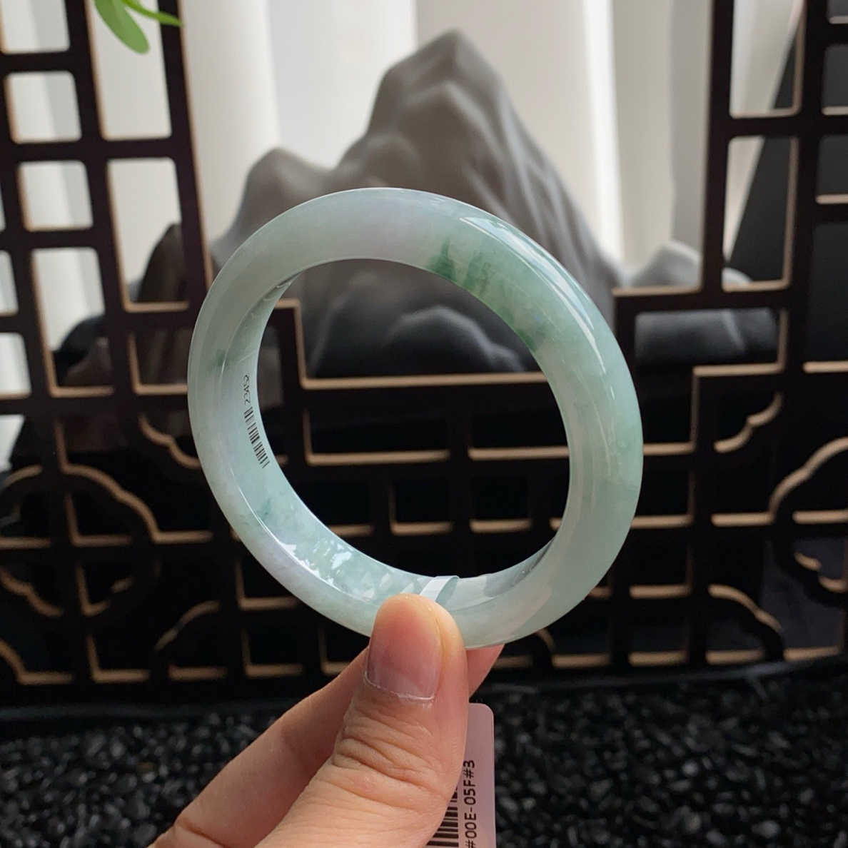 糯冰飘花翡翠手镯 56 正圈