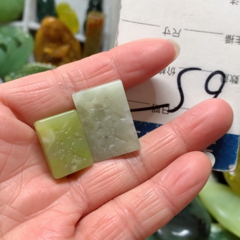 蛇纹石玉手把件未镶嵌