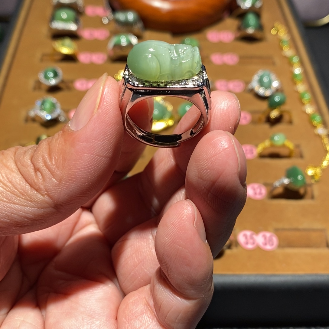 和田玉未镶嵌戒指