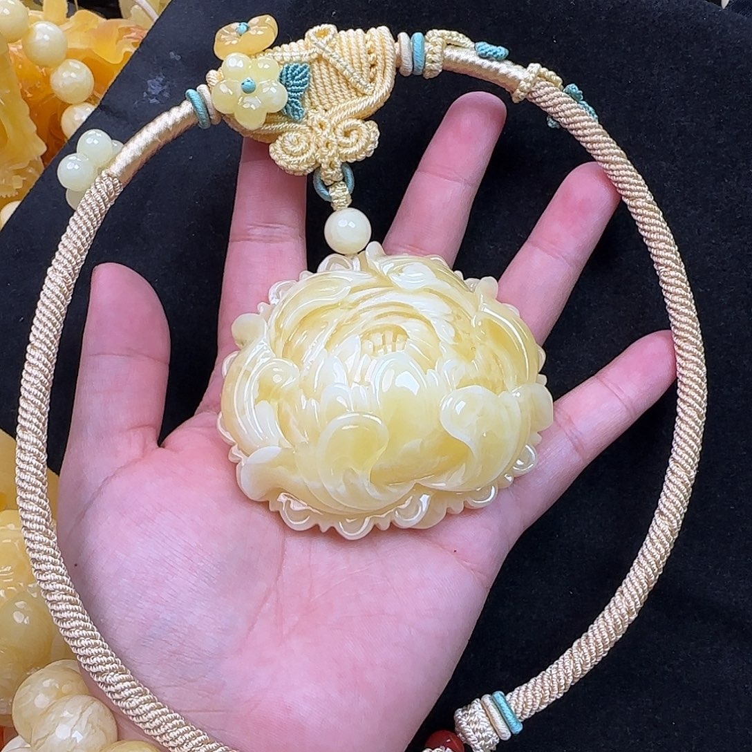 蜜蜡未镶嵌珠宝奇石