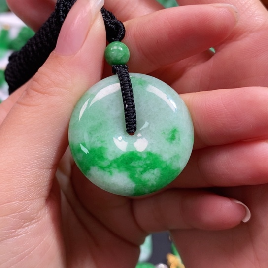 颈饰未镶嵌翡翠一**气吊坠