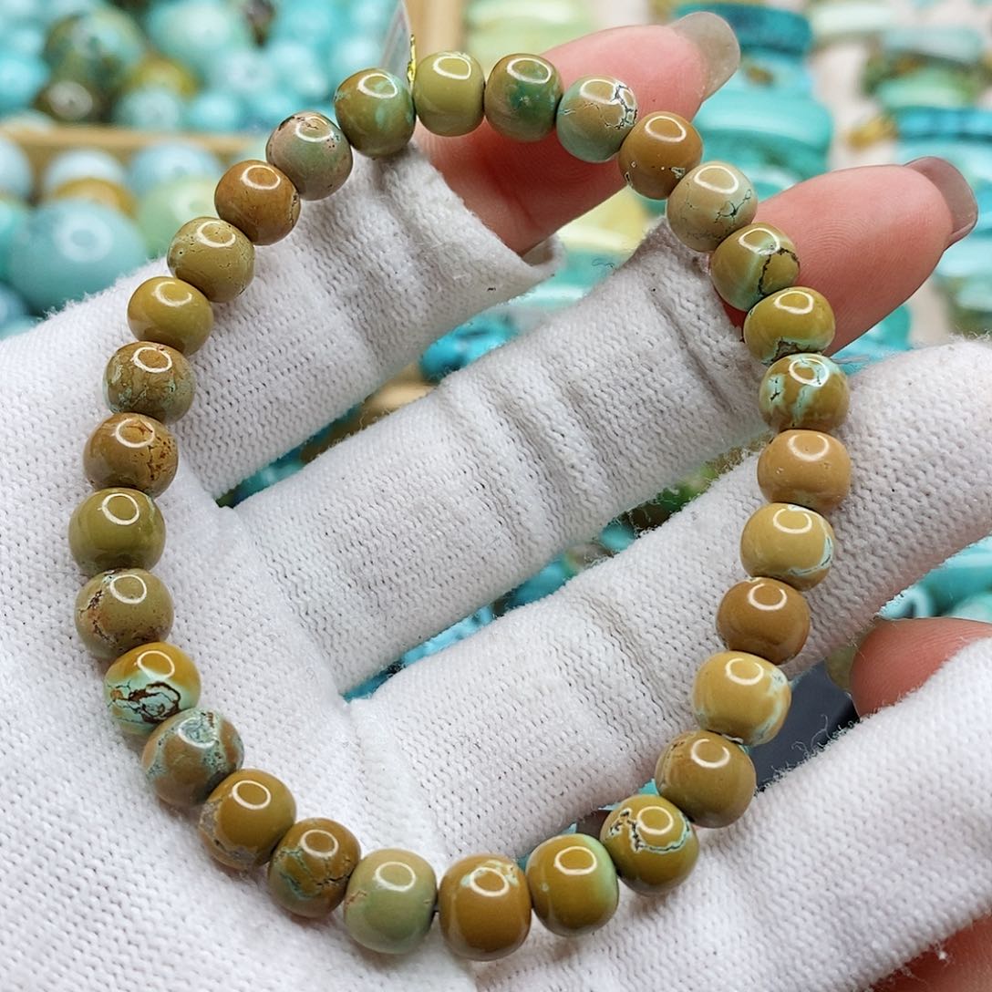 绿松石颈饰未镶嵌