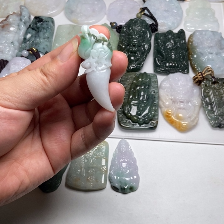 翡翠未镶嵌颈饰龙牙27