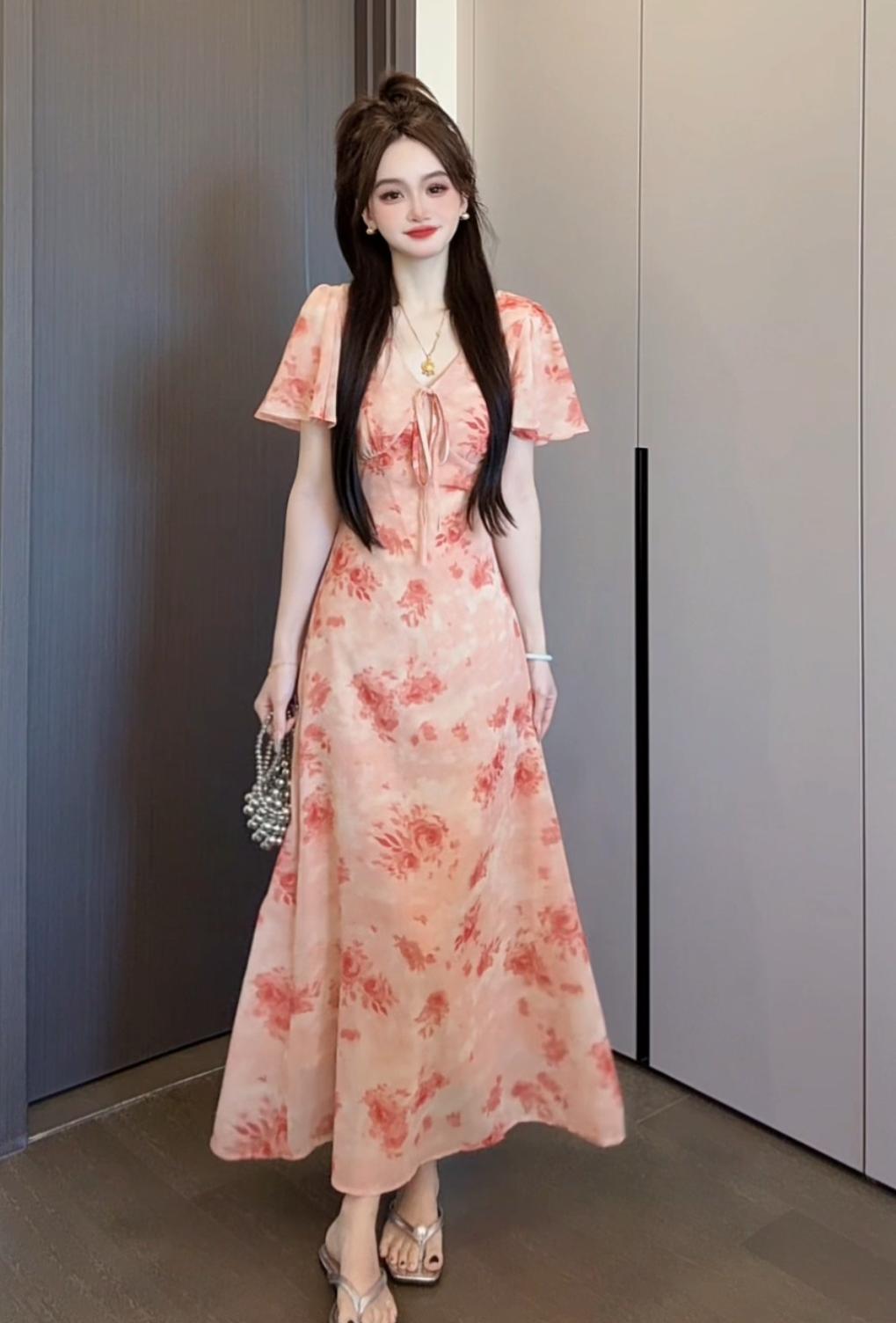 【现货秒发】法式复古V领蝴蝶袖碎花连衣裙女2025夏季收腰显瘦气质