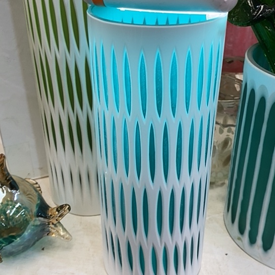 琉璃高度30厘米磨刻花瓶