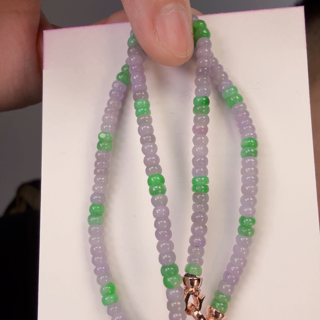 翡翠颈饰未镶嵌一件