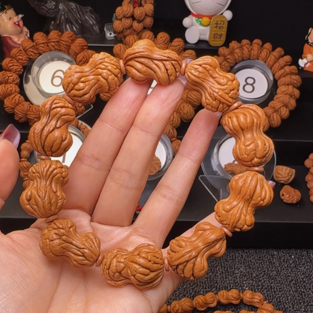 随***安吊坠桃核白菜手串