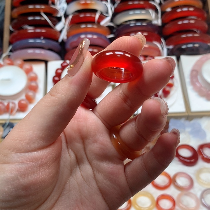 玛瑙/玉髓手镯未镶嵌袁*