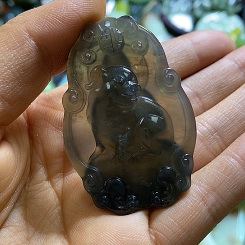 岫玉颈饰未镶嵌猪