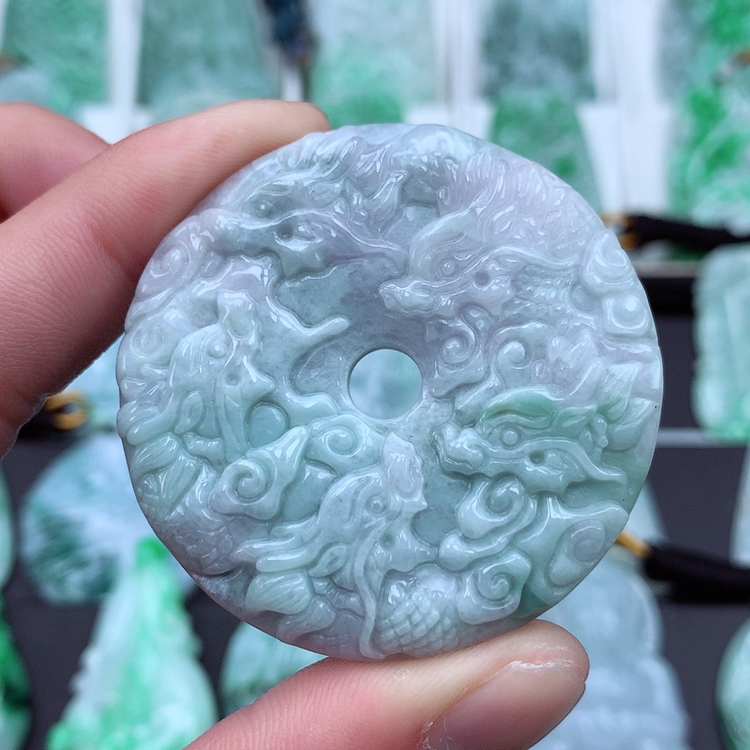 翡翠颈饰未镶嵌翡翠吊坠