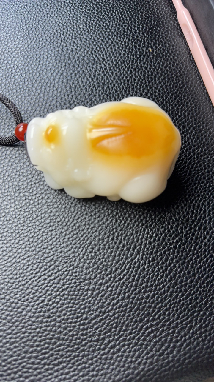 新疆和田玉貔貅大手把件