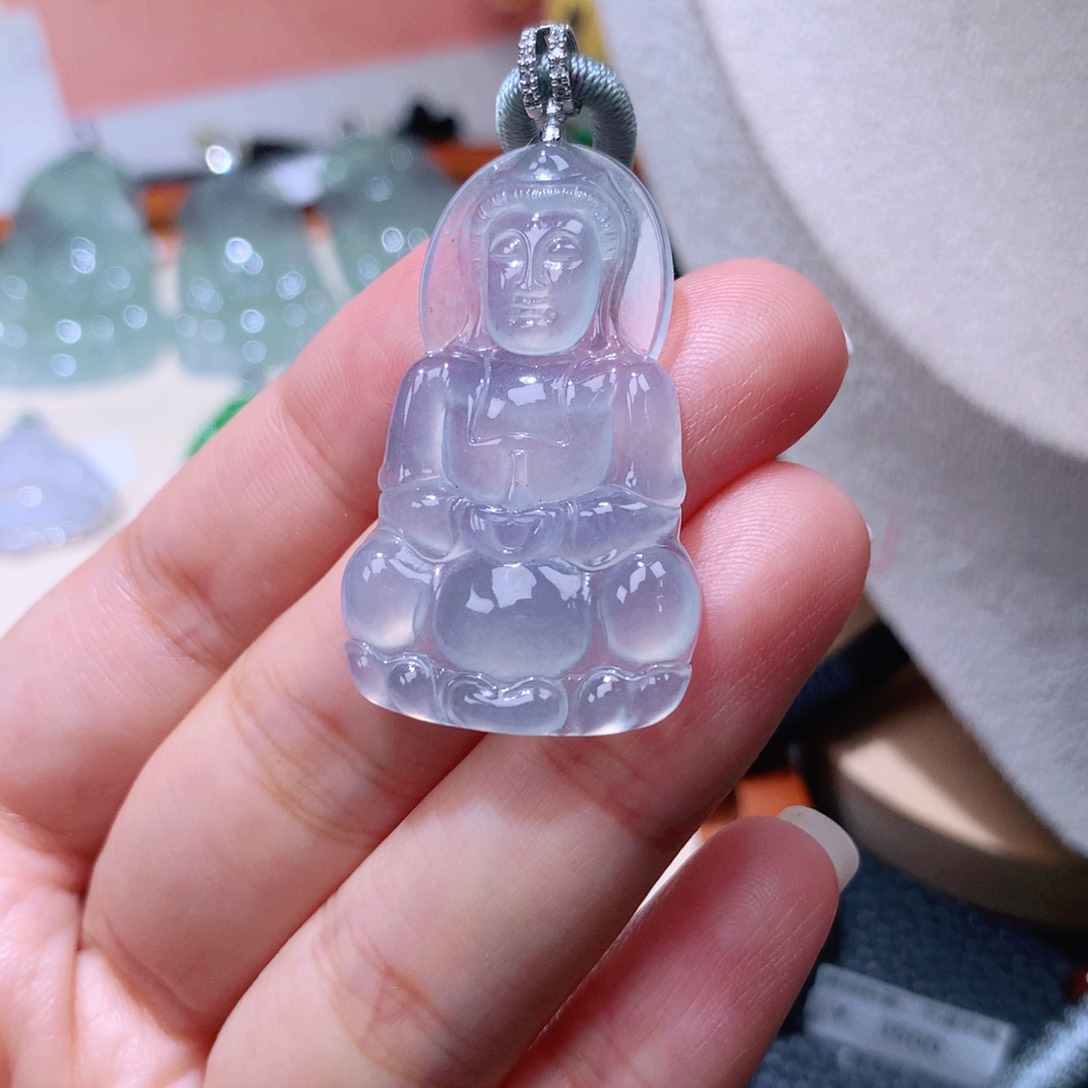 颈饰18K金镶嵌翡翠观音