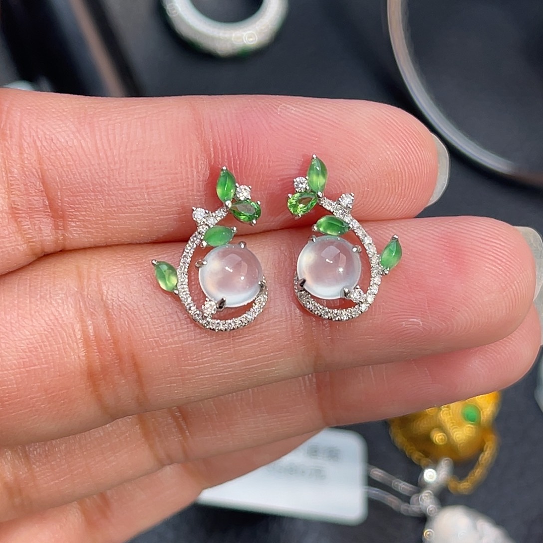 翡翠18K金镶嵌耳饰蛋面