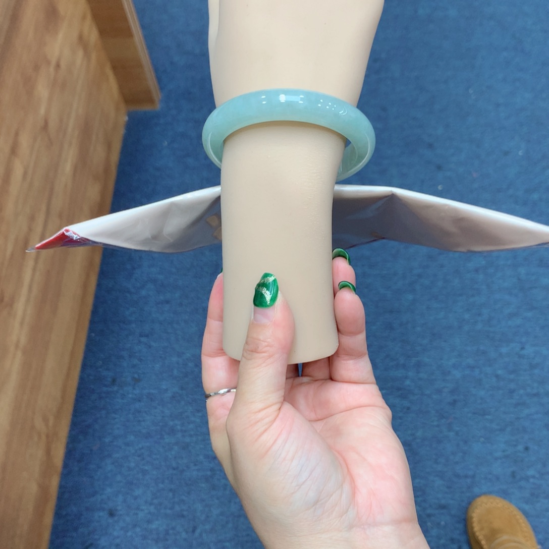 未镶嵌手镯翡翠买断