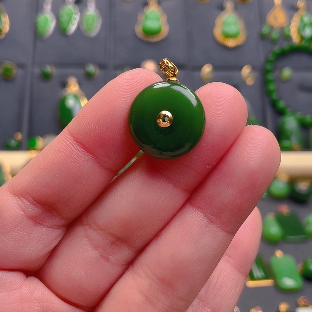 和田玉吊坠(不含链)18K金镶嵌398