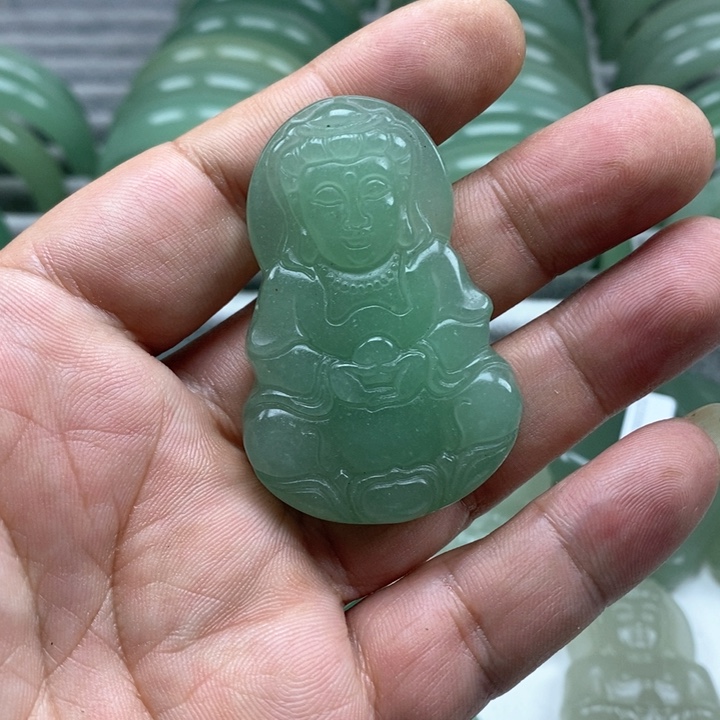 未镶嵌东陵石颈饰杨*