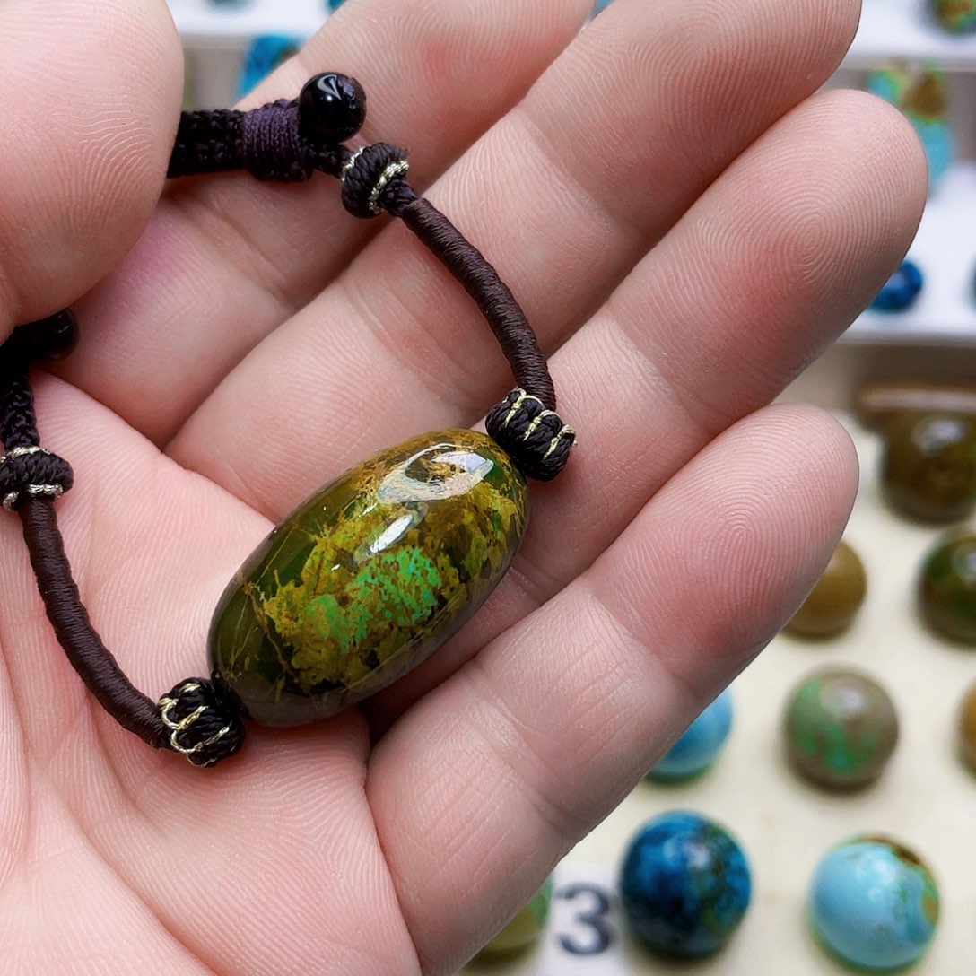 绿松石未镶嵌饰品