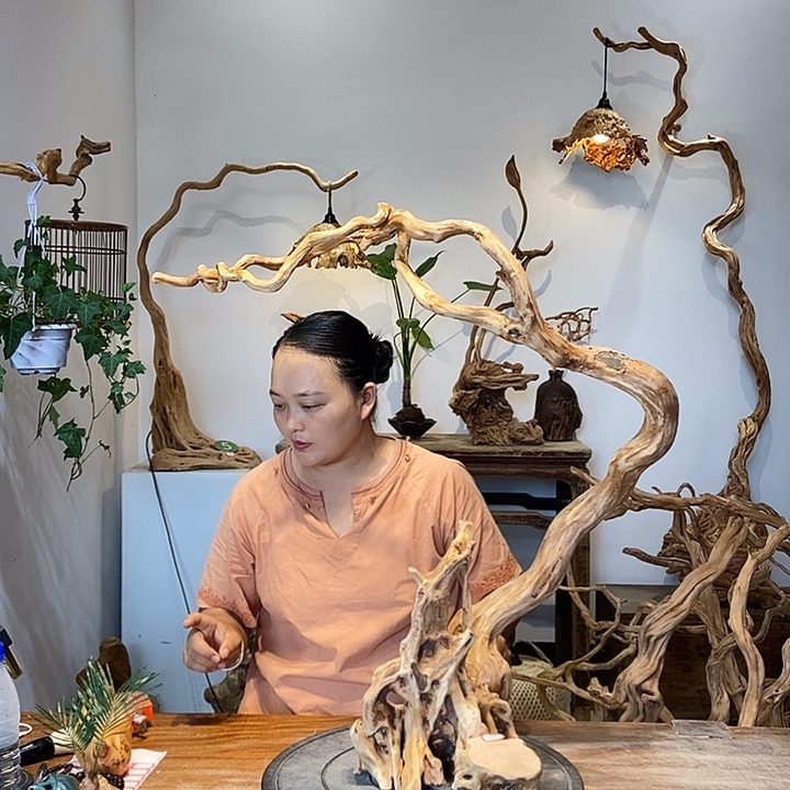 虎***信天然根雕陶制艺术品