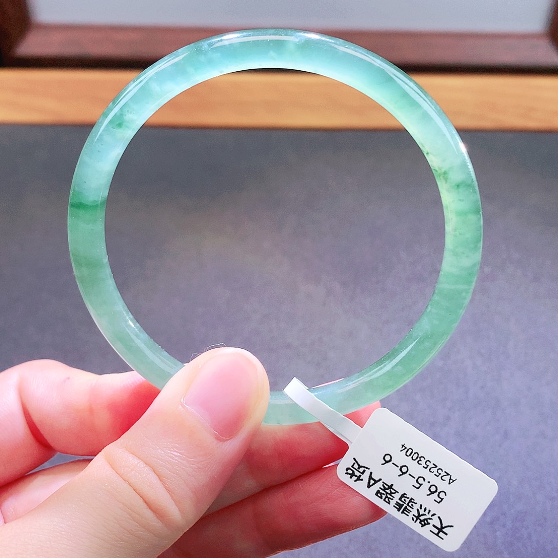 翡翠未镶嵌手镯天然翡翠