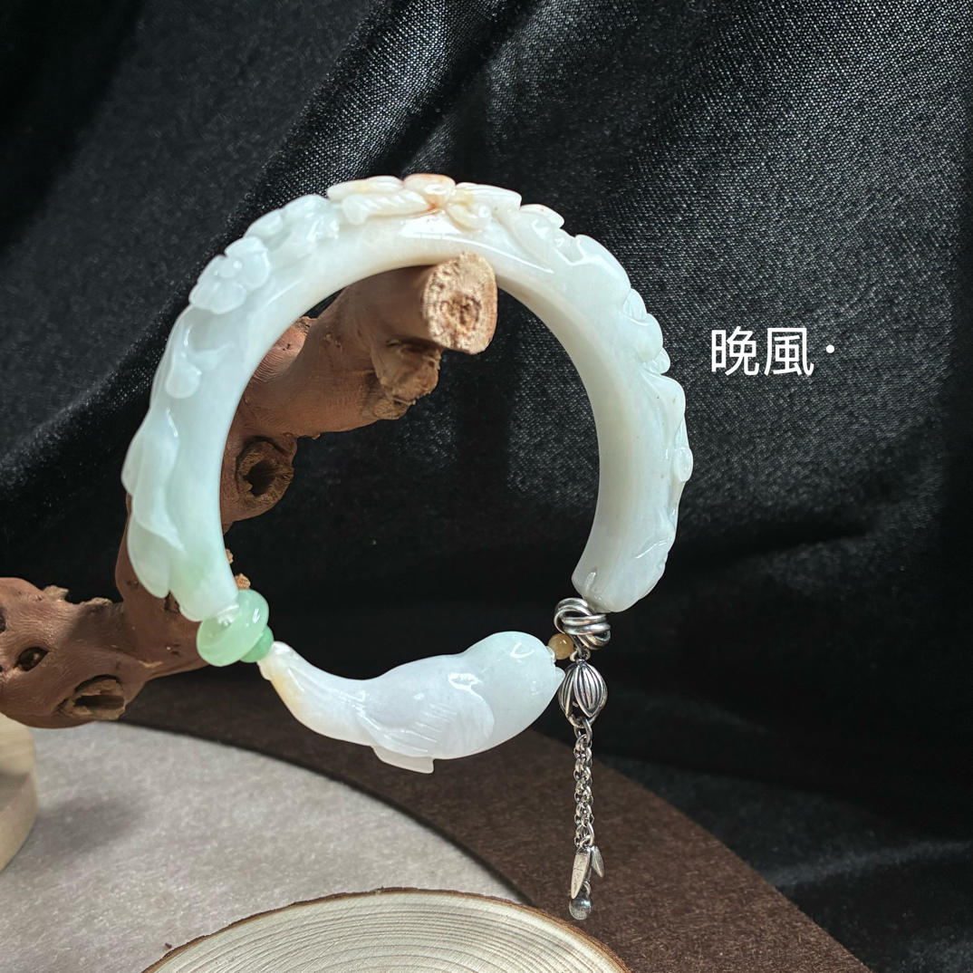 天然缅甸翡翠立体雕刻洒金款大长腿半镯手镯设计款清新自然气质