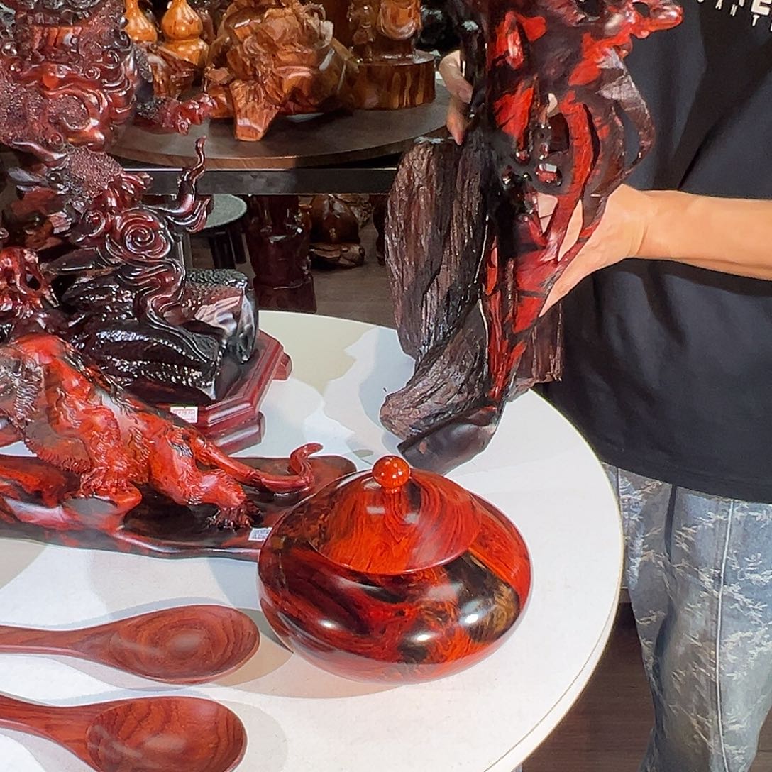 景***田香榧木老挝大红酸枝罐子