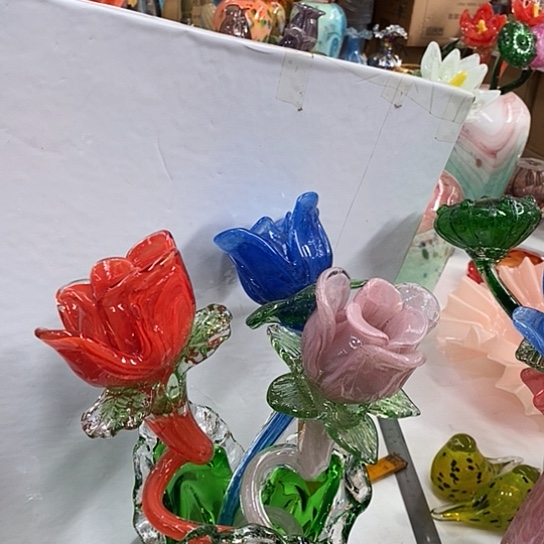 琉璃花瓶高45厘米宽9厘米