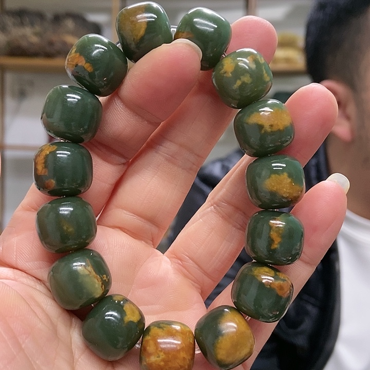 岫岩河磨玉（透闪石质玉）手串未镶嵌我*夫