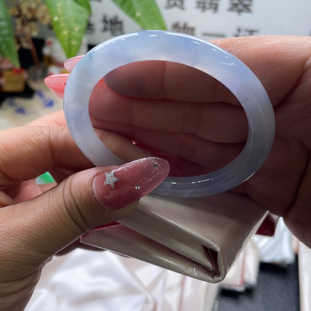翡翠未镶嵌手镯52.7圆条