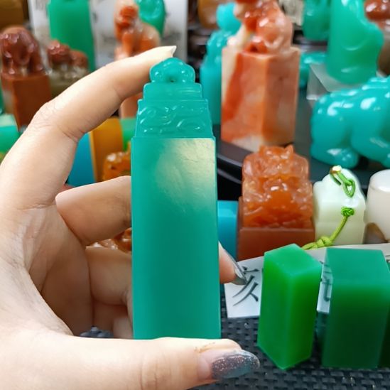 大***华寿山石印石雅安绿如意纽