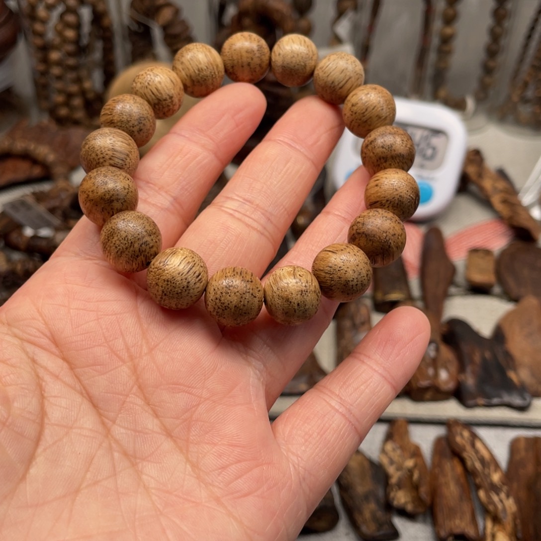 小***侠沉香碎屑沉香斯里兰卡