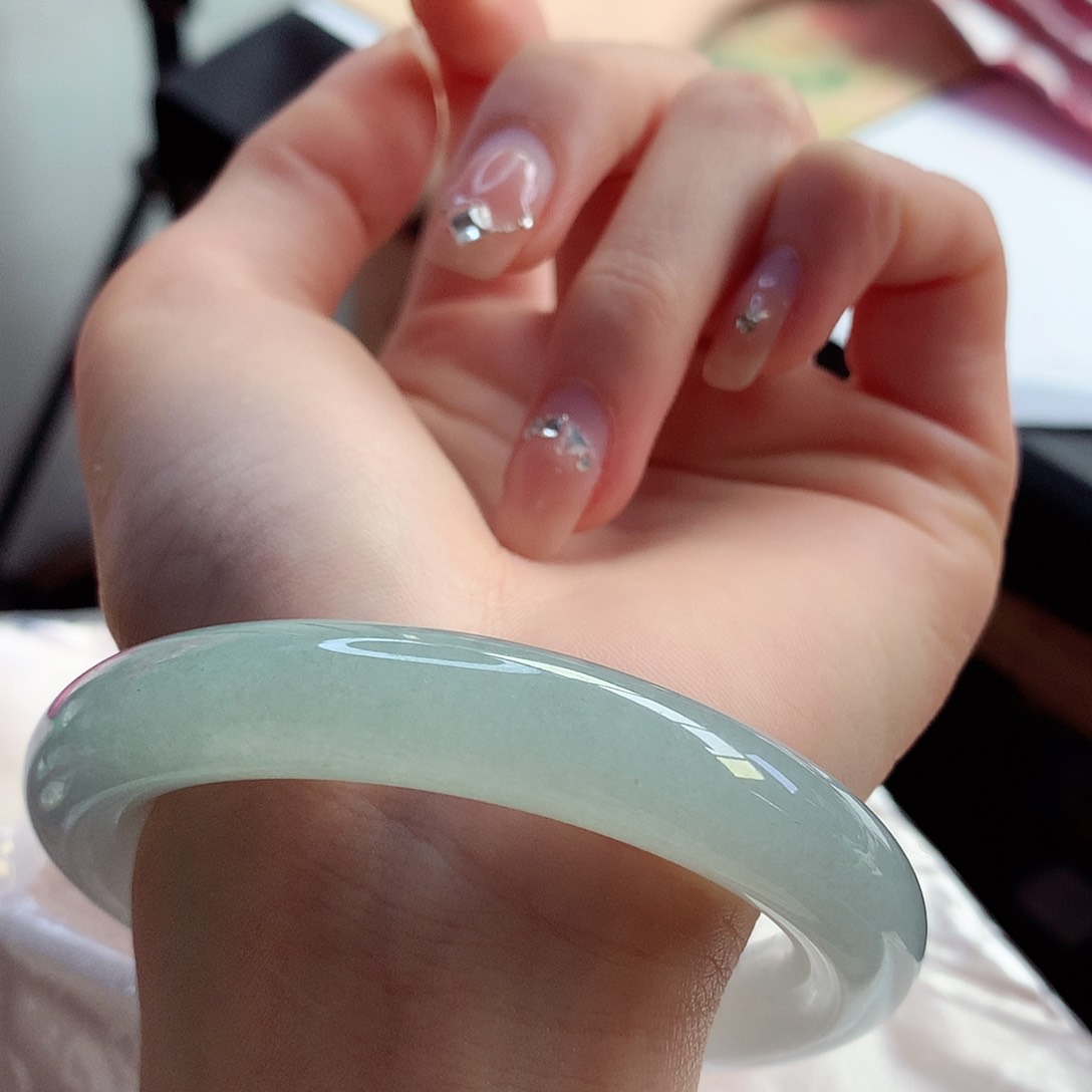 翡翠手镯未镶嵌天然翡翠55-56晴绿水胖阳清香宜人款