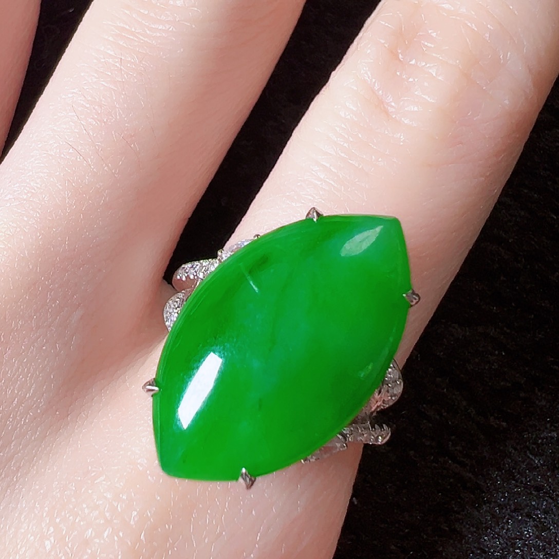 翡翠戒指18K金镶嵌签收后24小时鉴赏期，过时不退