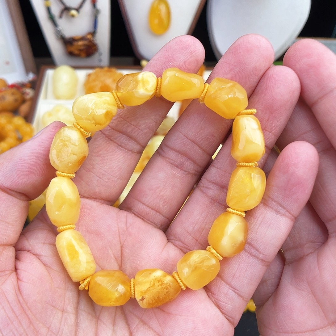 未镶嵌琥珀珠宝奇石