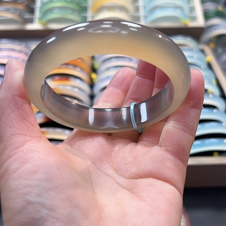 玛瑙/玉髓手镯未镶嵌