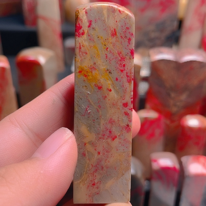 昌化鸡血石用****1昌化鸡血石质地优良