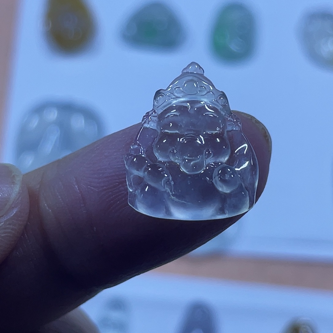 翡翠颈饰未镶嵌翡翠