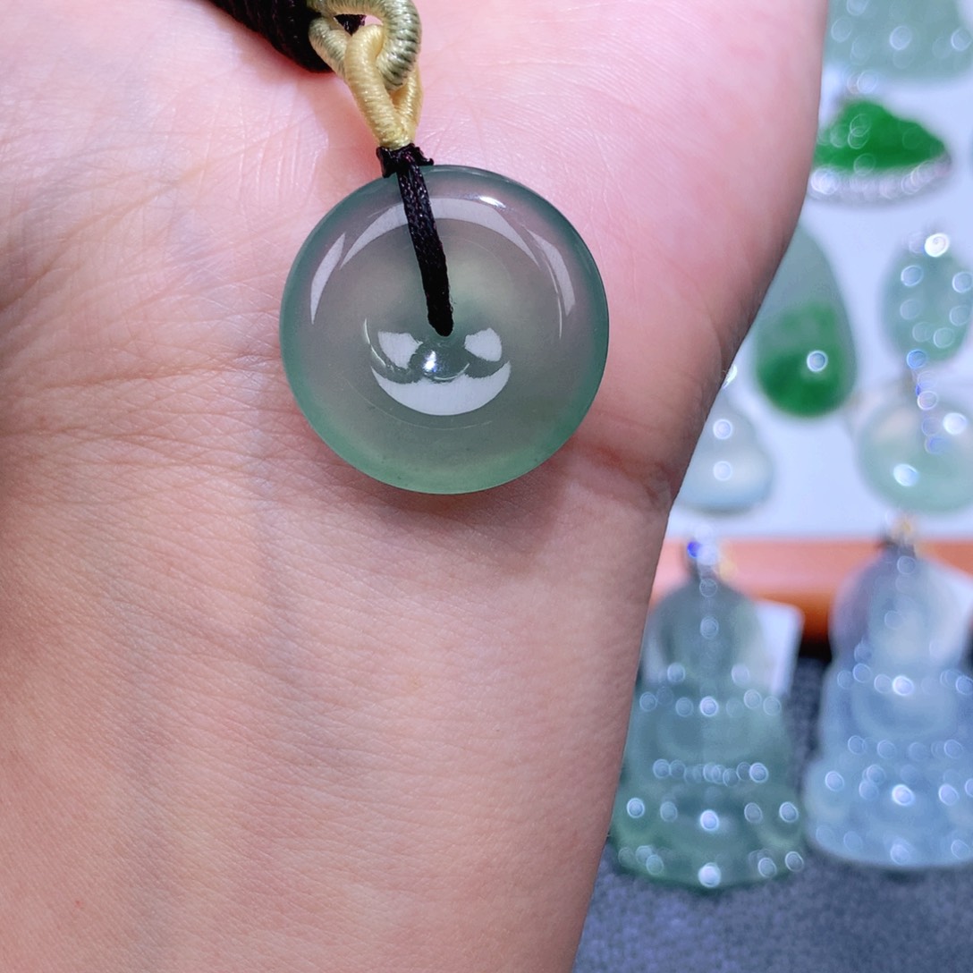 翡翠未镶嵌颈饰扣子