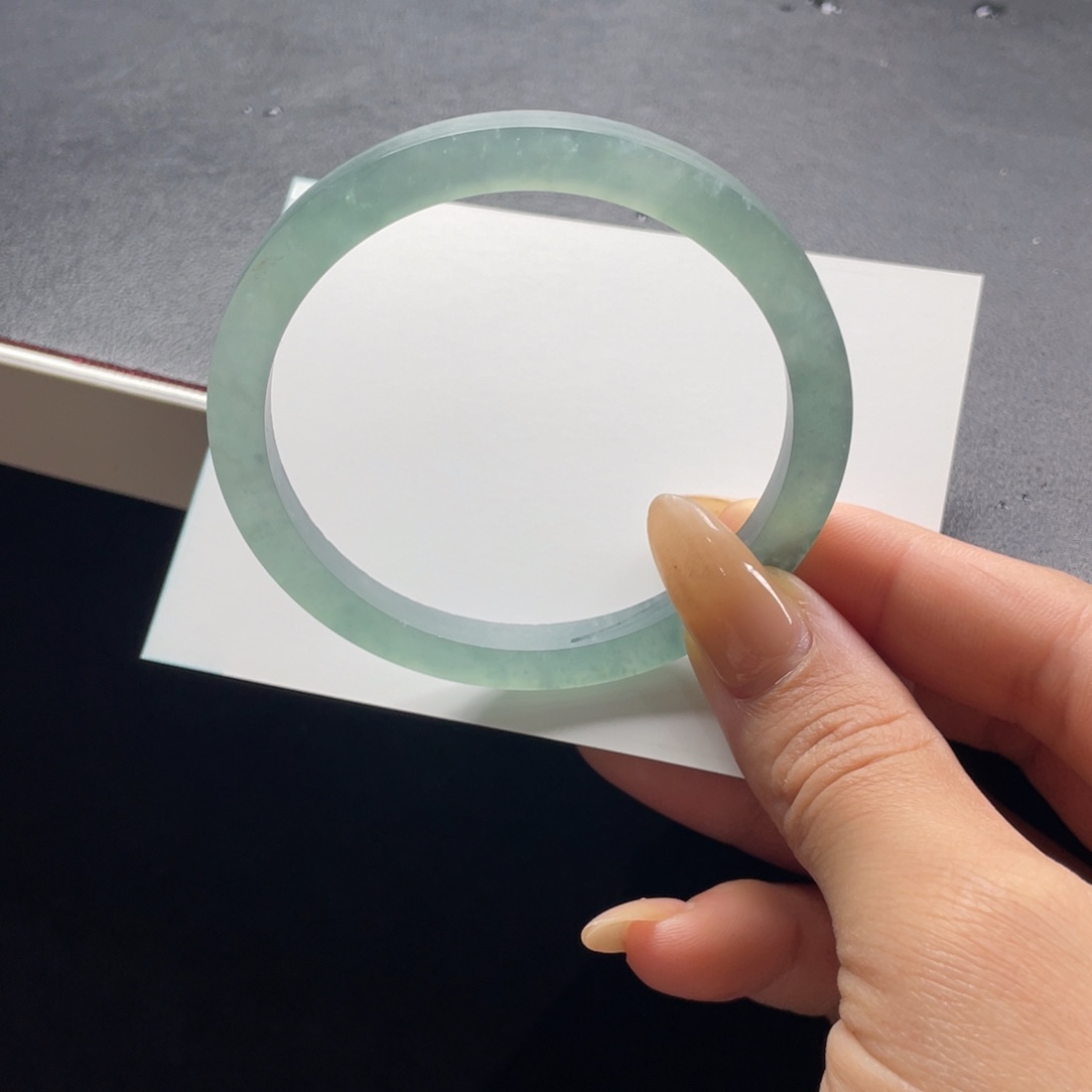 定制翡翠未镶嵌翡翠手镯