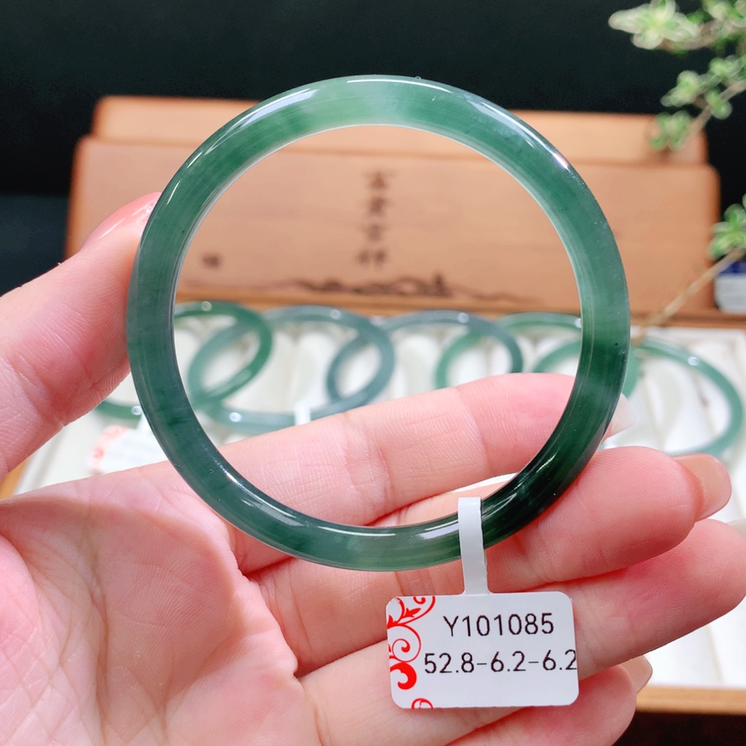 翡翠未镶嵌手镯天然