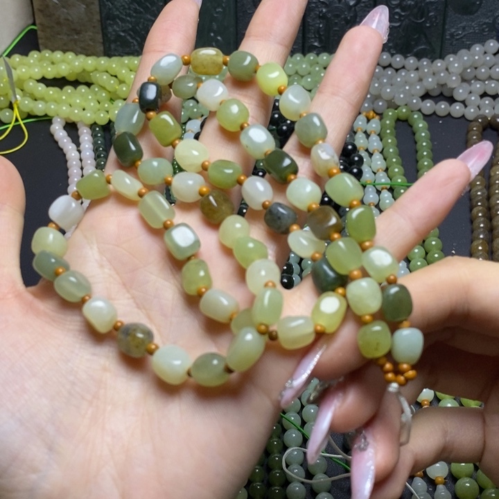 和田玉颈饰未镶嵌