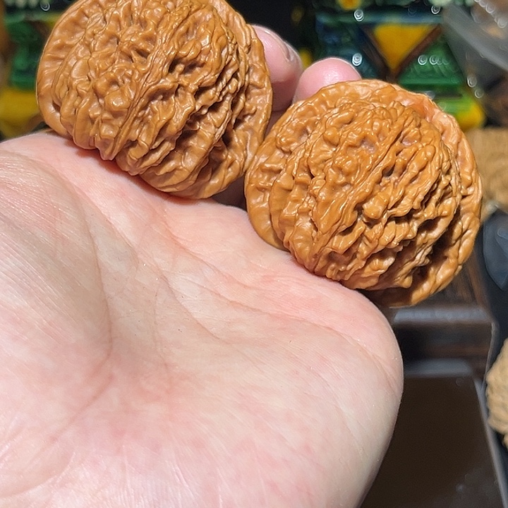 文玩核桃吊坠7.全楼44已打底