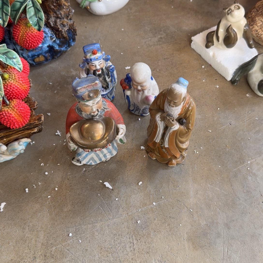 大***恩4个小陶瓷。。。。。。。