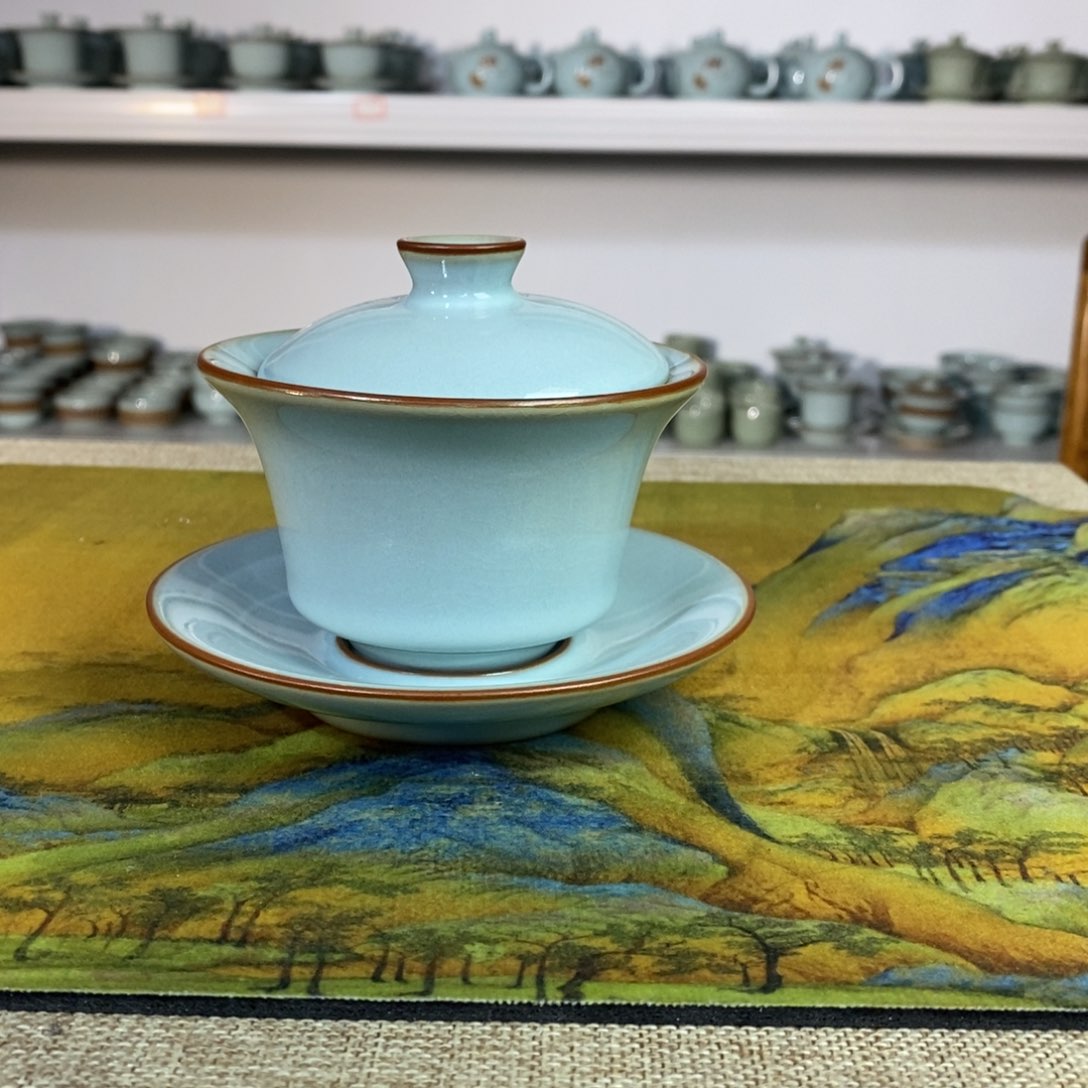 【闪购商品】天青马蹄盖碗微微瑕。。。。。。