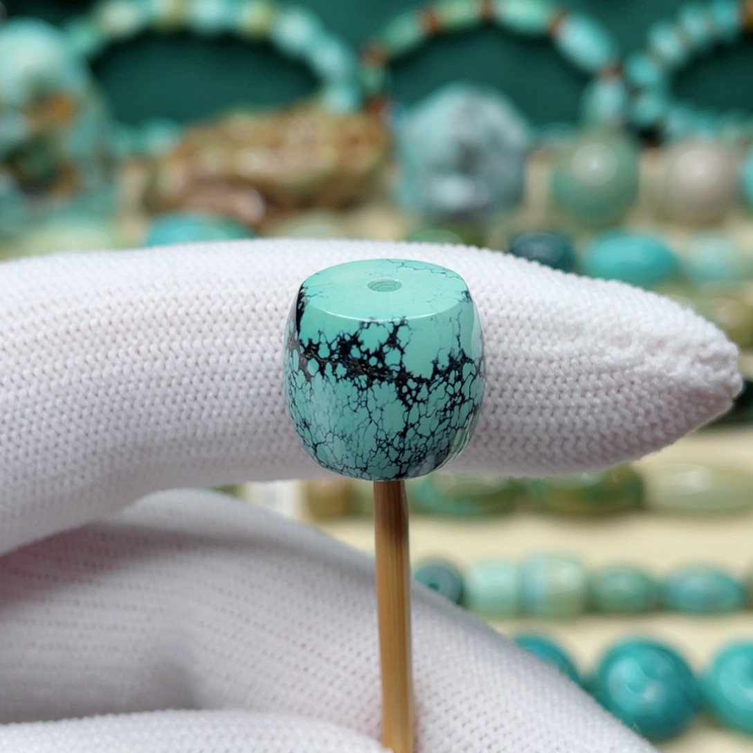 未镶嵌绿松石颈饰