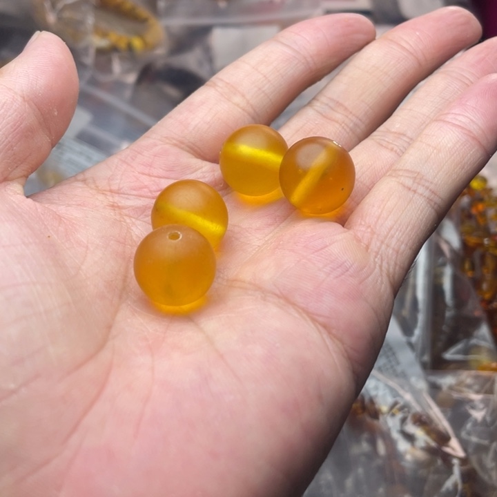 未镶嵌琥珀珠宝奇石