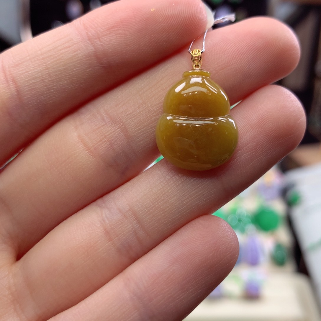 翡翠18K金镶嵌颈饰翡翠